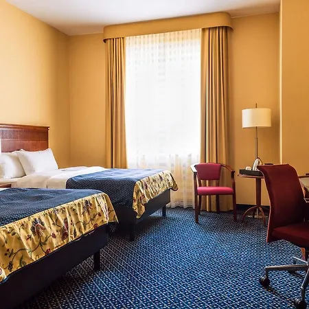 Hotel Courtyard By Marriott Airport 4*