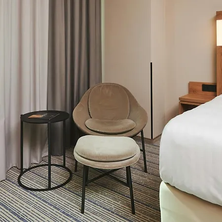 Courtyard By Marriott Airport 4* Varsovia