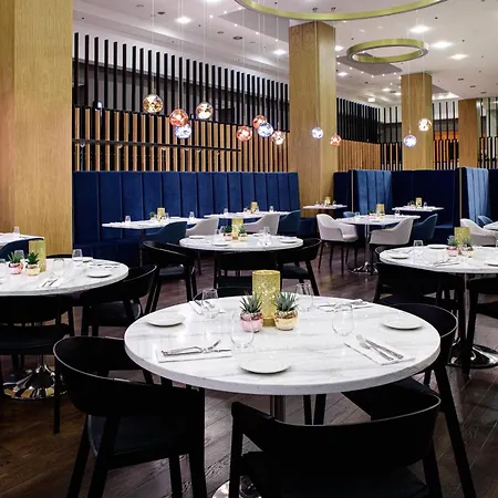 Courtyard By Marriott Airport Warsaw