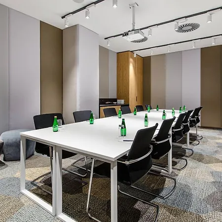 Courtyard By Marriott Airport Warsaw