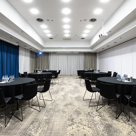 Courtyard By Marriott Airport 4* Warsaw