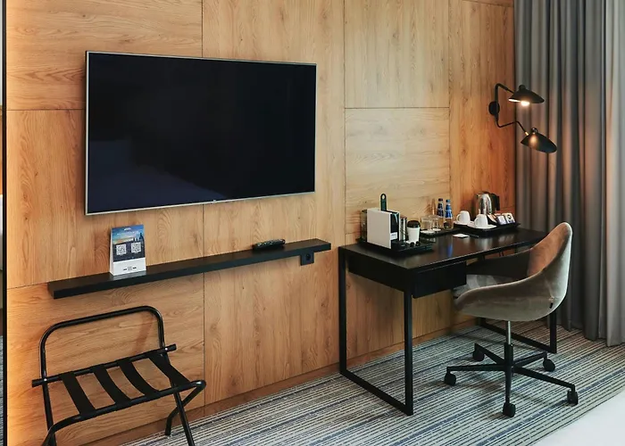 Hotel Courtyard By Marriott Airport