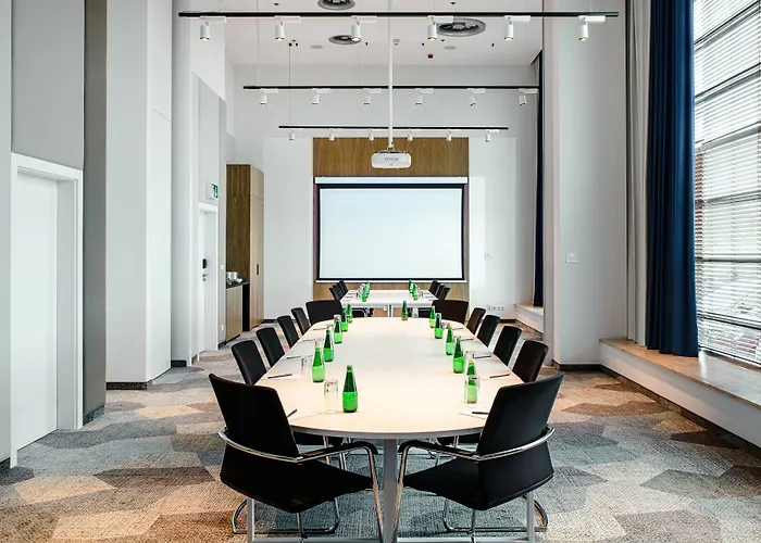 Courtyard By Marriott Airport Hotel 4*