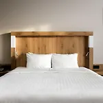 Courtyard By Marriott Airport 4*