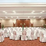 Courtyard By Marriott Airport Hotel