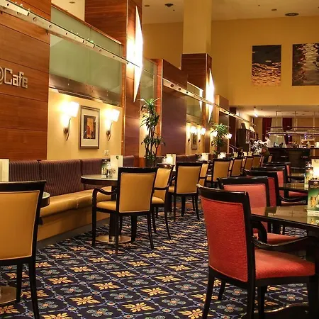 Отель Courtyard By Marriott Airport 4*