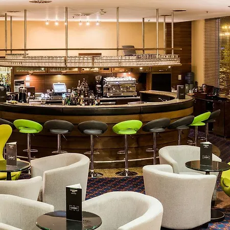 Courtyard By Marriott Airport מלון 4*