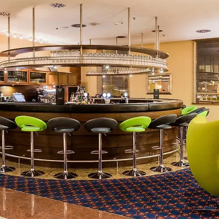 Отель Courtyard By Marriott Airport 4*