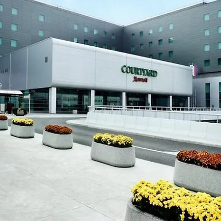 Courtyard By Marriott Airport Hotel Varsovia