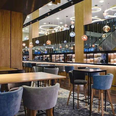 Courtyard By Marriott Airport 4* Varsóvia