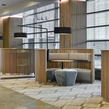 Courtyard By Marriott Airport 4* Varsóvia