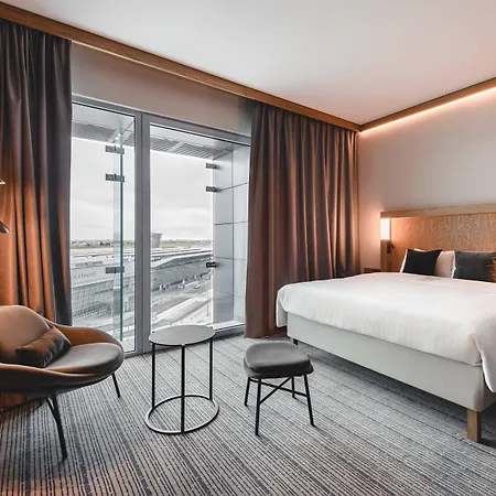 Courtyard By Marriott Airport Hotel Varsóvia