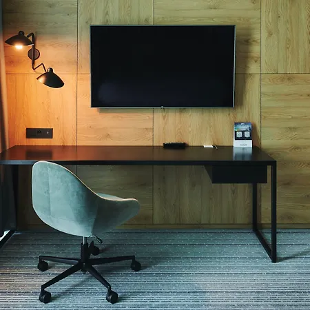 Courtyard By Marriott Airport 4* Varsóvia