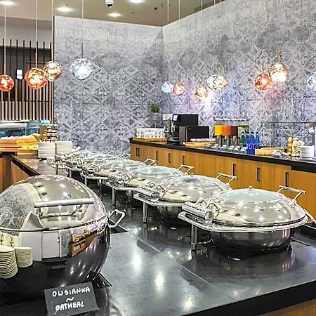 Courtyard By Marriott Airport Hotel Warschau