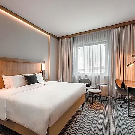 Courtyard By Marriott Airport 4*