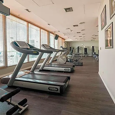 Courtyard By Marriott Airport Hotel Warschau