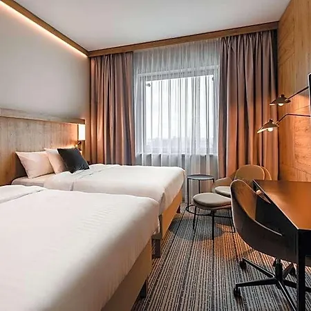 Courtyard By Marriott Airport Hotel Warschau