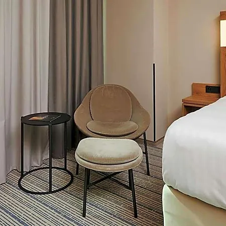 Hotel Courtyard By Marriott Airport 4*