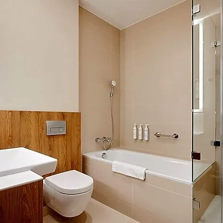 Courtyard By Marriott Airport Varsovia