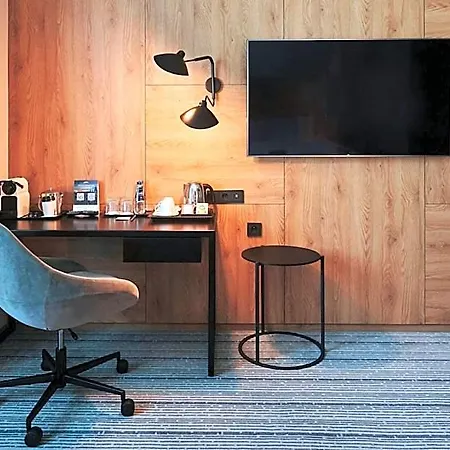 Courtyard By Marriott Airport 4*
