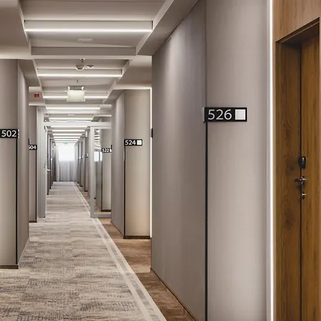 Courtyard By Marriott Airport 4* Варшава