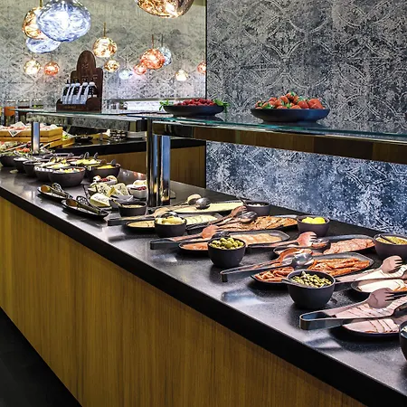 Courtyard By Marriott Airport 4*