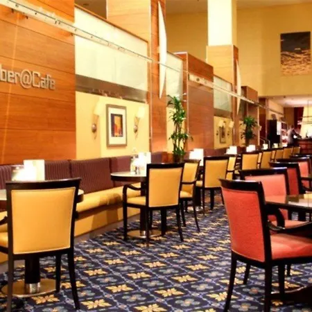 Courtyard By Marriott Airport מלון 4*