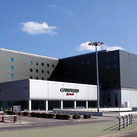 Courtyard By Marriott Airport 4* ורשה