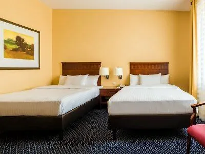 Courtyard By Marriott Airport Варшава