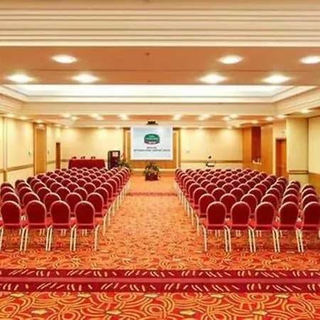 Отель Courtyard By Marriott Airport Варшава