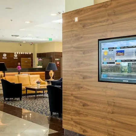 Courtyard By Marriott Airport 4*