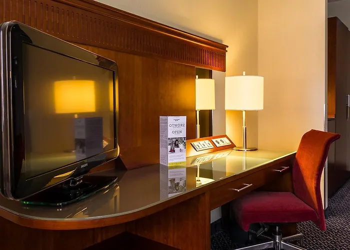 Courtyard By Marriott Airport 4* Varsó