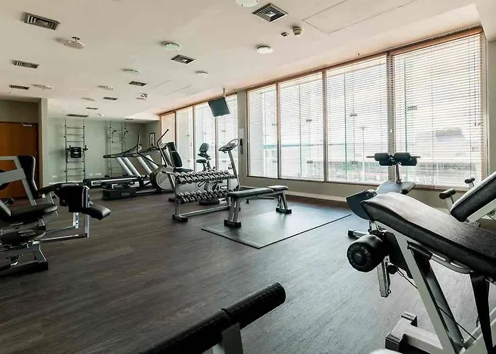 Hotel Courtyard By Marriott Airport