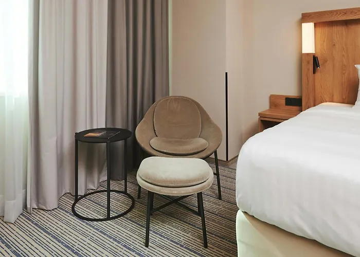 Courtyard By Marriott Airport 4* Varsó