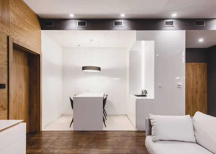 Courtyard By Marriott Airport Hotel 4*