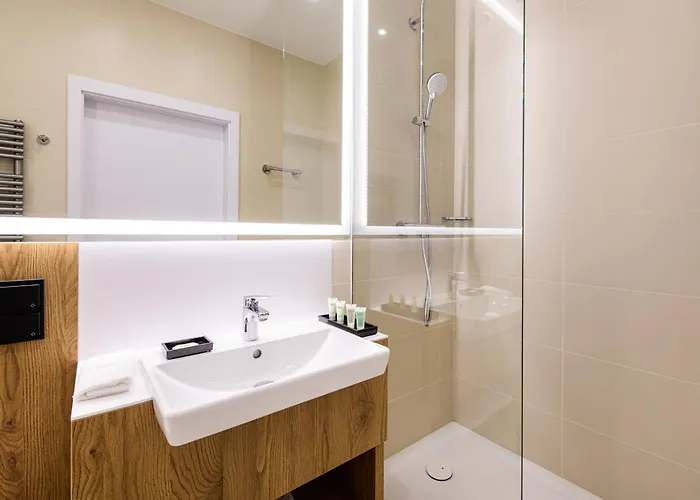 Courtyard By Marriott Airport Szálloda