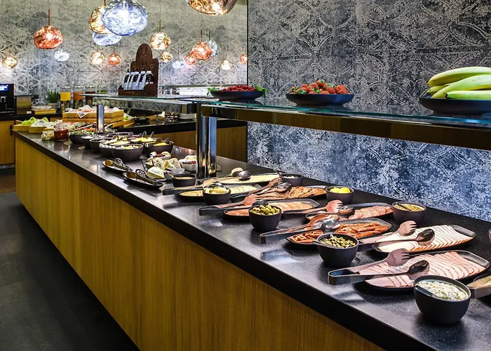 Courtyard By Marriott Airport Hotel 4*