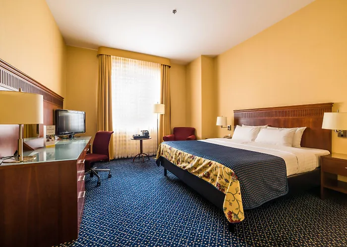 Courtyard By Marriott Airport Szálloda Varsó