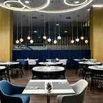 Courtyard By Marriott Airport