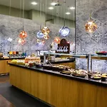 Courtyard By Marriott Airport