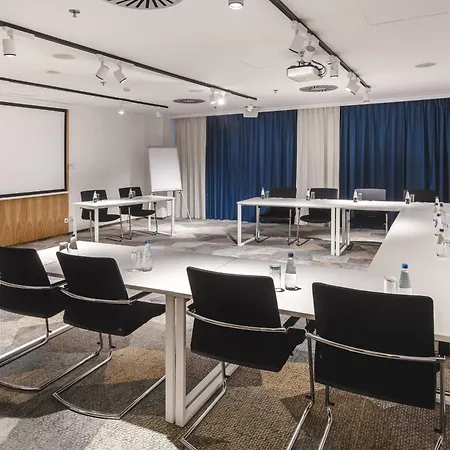 Courtyard By Marriott Airport Ξενοδοχείο 4*