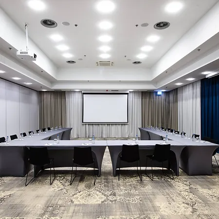 Ξενοδοχείο Courtyard By Marriott Airport 4*