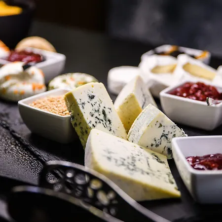 코트야드 바이 메리어트 에어포트 4*